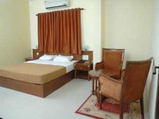 Hotel Indralok Junagadh Dış mekan fotoğraf